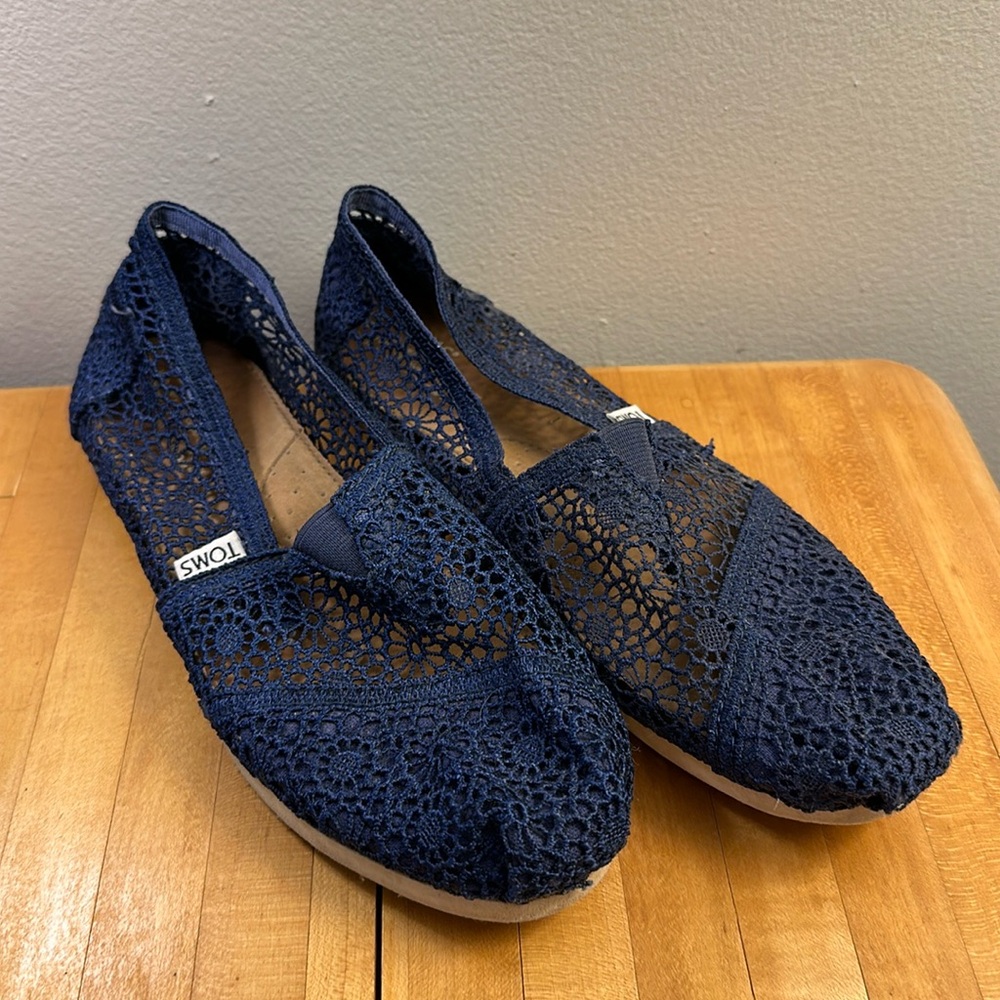 Toms
